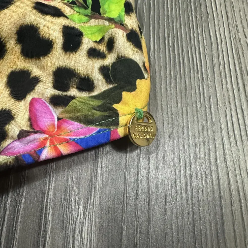 Feriado‎ Nacional Tropical and Animal Print One Piece Swimsuit with Padding